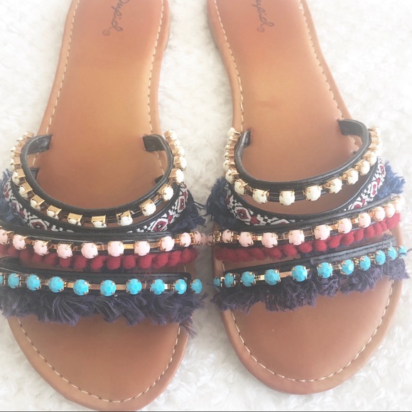 Qupid Shoes - Qupid Women’s Bohemia-style Pom Pom Slide Sandals